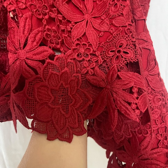 Woman dress. - Picture 3 of 4